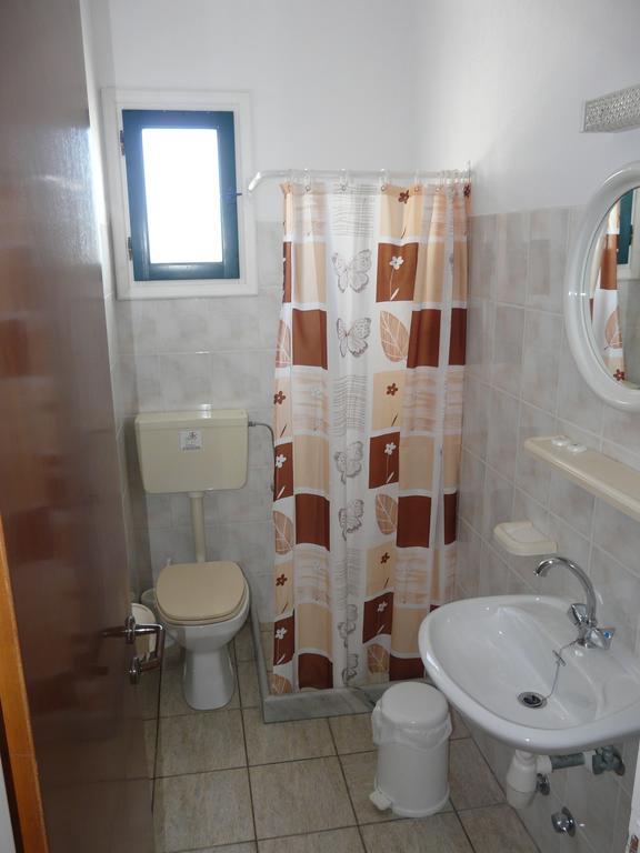 Alikí Apostolis Studios חדר תמונה